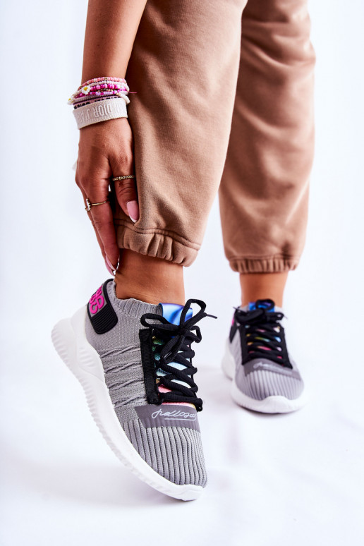 Klayra-Schuhe des Sneaker-Modells in grauer Farbe Klayra-Schuhe des Sneaker-Modells in grauer Farbe