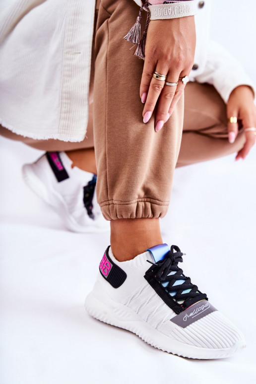 Weiße Klayra-Schuhe des Sneaker-Modells Weiße Klayra-Schuhe des Sneaker-Modells