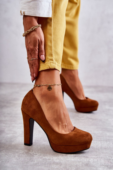 Klassisches Modell Wildlederschuhe mit Absätzen braune Farbe Soro