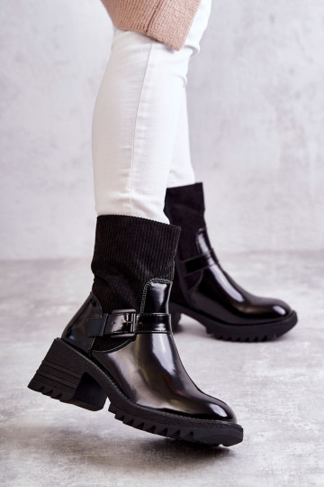 Warme Stiefel mit breitem Absatz in Schwarz von Marinela 2