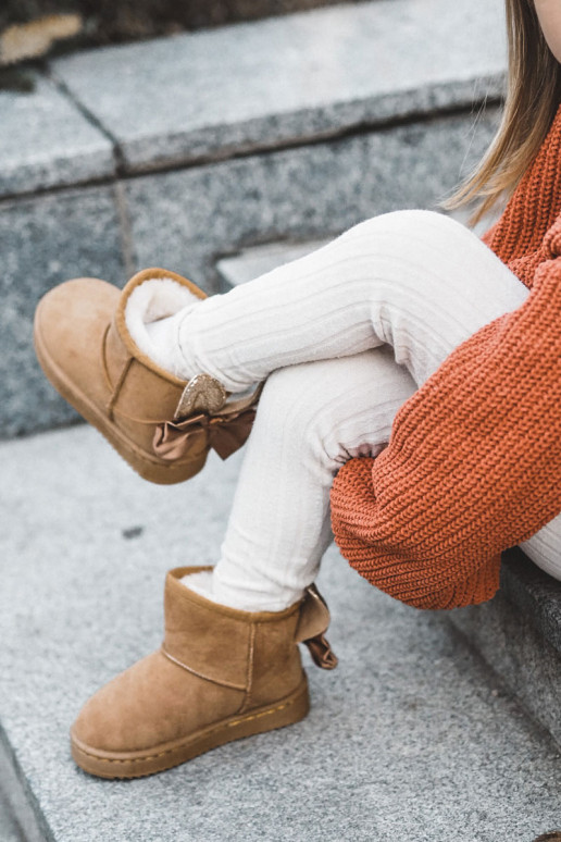 Warme Kinder-Schneestiefel mit Bändern in der braunen Farbe Meriva
