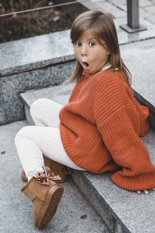 Warme Kinder-Schneestiefel mit Bändern in der braunen Farbe Meriva Warme Kinder-Schneestiefel mit Bändern in der braunen Farbe Meriva