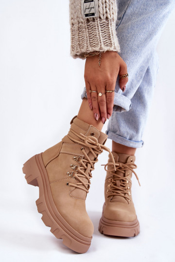 Gewärmte Stiefel mit Schnürsenkeln beige Merisha