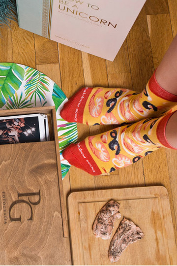 Farbige Socken in einer Box 1 Paar Pizza 2