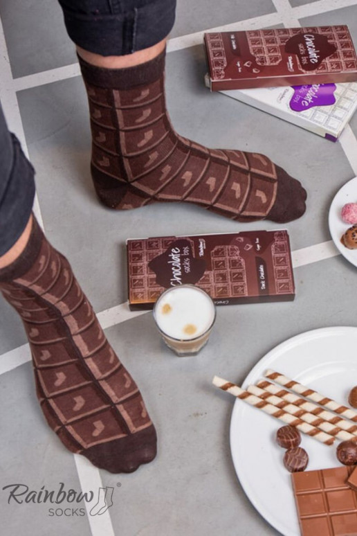 1 Paar farbige Socken in einer Box 1 Paar farbige Socken in einer Box