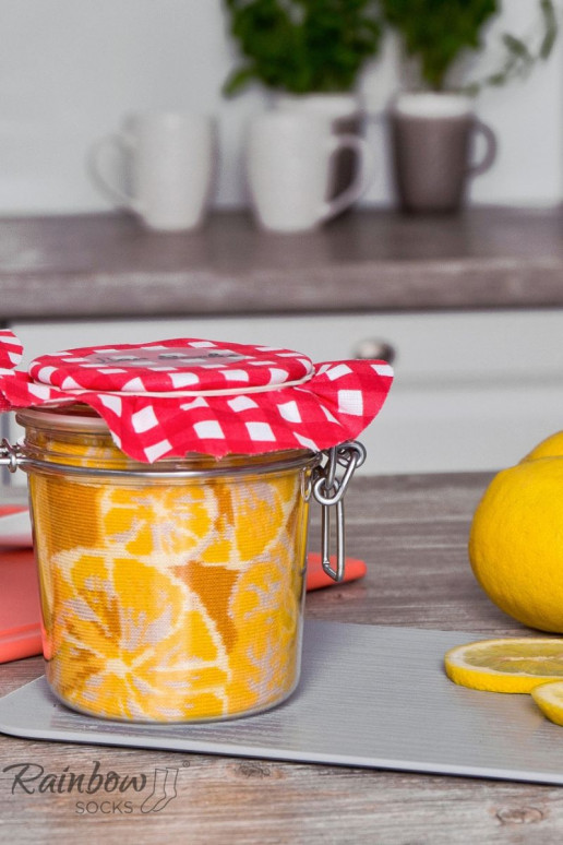 2 Paar farbige Socken in einer Box 2 Paar farbige Socken in einer Box