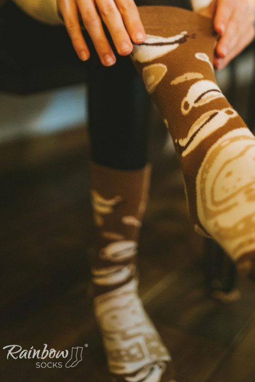 1 Paar farbige Socken in der Farbe Cappuccino in einer Box 1 Paar farbige Socken in der Farbe Cappuccino in einer Box