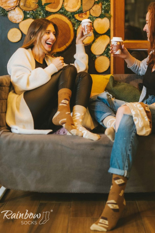 Farbige Socken in einer Box Caffe Latte 1 Paar Farbige Socken in einer Box Caffe Latte 1 Paar