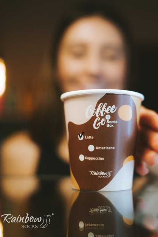 Farbige Socken in einer Box Caffe Latte 1 Paar Farbige Socken in einer Box Caffe Latte 1 Paar