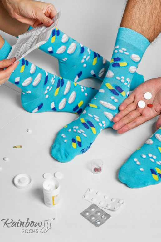 3 Paar farbige Socken in einer Box 3 Paar farbige Socken in einer Box