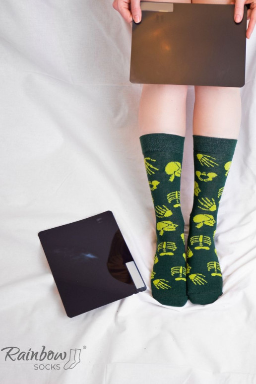 3 Paar farbige Socken in einer Box 3 Paar farbige Socken in einer Box