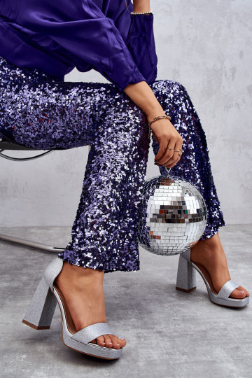 Glitzernde Sandalen mit breitem Absatz in silbernem Calmi 2