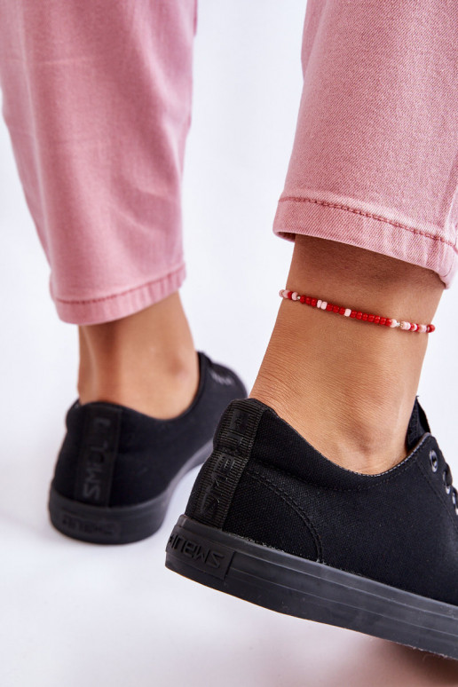 mit Riemen Klassisches Modell Freizeitschuhe in der Farbe Schwarz Eleya mit Riemen Klassisches Modell Freizeitschuhe in der Farbe Schwarz Eleya