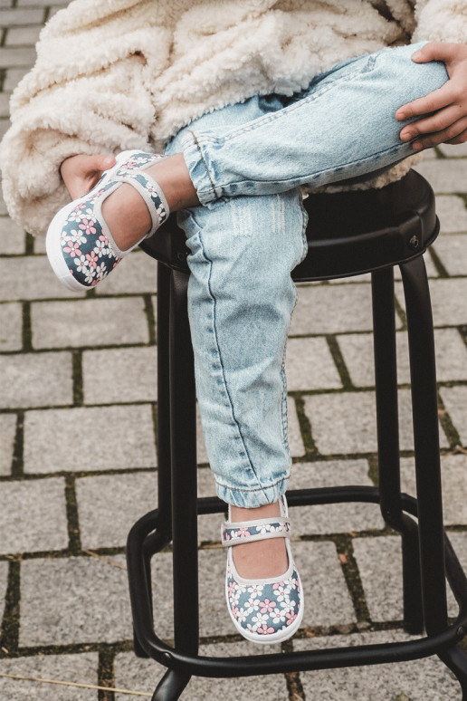 Kinderballerinas mit Blumenmuster in der blaugrauen Farbe Noah Kinderballerinas mit Blumenmuster in der blaugrauen Farbe Noah