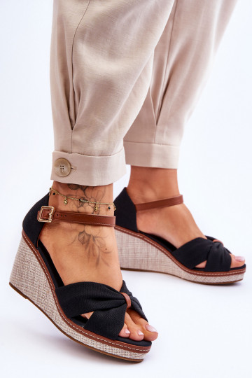 Damensandalen in der Farbe Schwarz Daphne 2