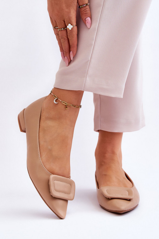 Klassisches Modell Ballerinas mit Verzierungen beige Rivea Klassisches Modell Ballerinas mit Verzierungen beige Rivea