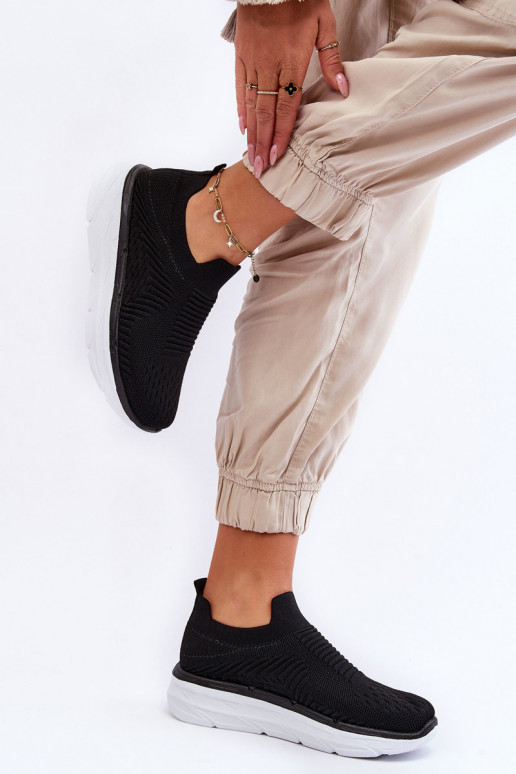 Sportschuhe des widerstandsfähigen Modells in der schwarzen Farbe Ferive Sportschuhe des widerstandsfähigen Modells in der schwarzen Farbe Ferive