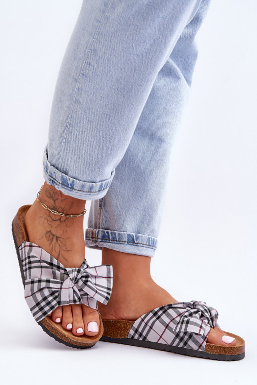 Hausschuhe mit Bändern und Plateau in Grau Vero Hausschuhe mit Bändern und Plateau in Grau Vero