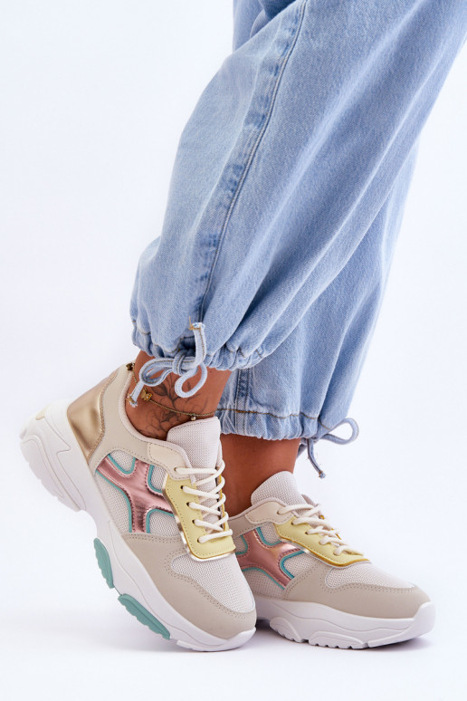 Sneakers Modellschuhe mit Schnürsenkeln in verschiedenen Farben von Cortes Sneakers Modellschuhe mit Schnürsenkeln in verschiedenen Farben von Cortes