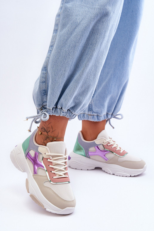 Sneakers Modell Schuhe mit Schnürsenkeln beige-grüne Farbe Cortes Sneakers Modell Schuhe mit Schnürsenkeln beige-grüne Farbe Cortes