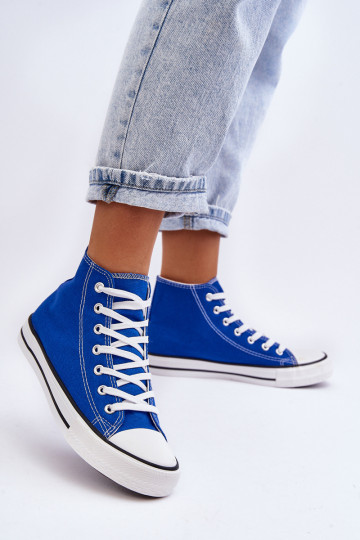 Klassische Sneaker-Modelle in der Farbe Blau von Remos