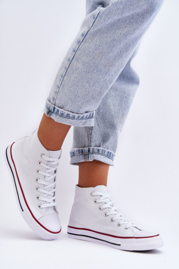Klassische Sneaker-Modelle in der Farbe Weiß von Remos 2