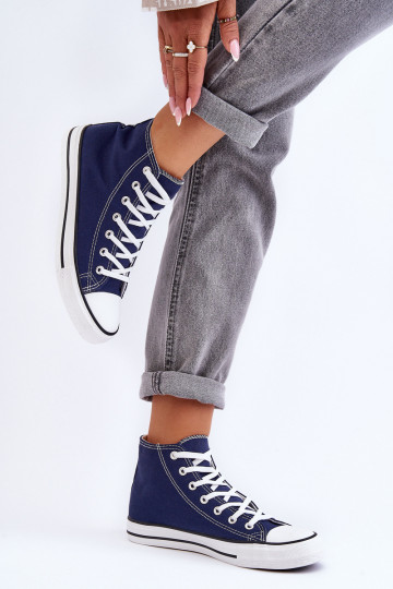 Klassische Sneaker-Modelle in dunkelblauer Farbe von Remos 2