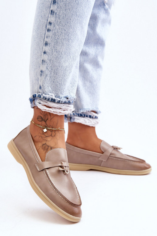 Klassisches Damenmokassinmodell in der grauen Farbe Cortez