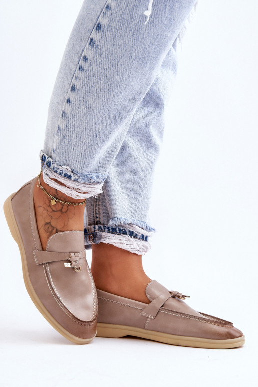 Klassisches Damenmokassinmodell in der grauen Farbe Cortez