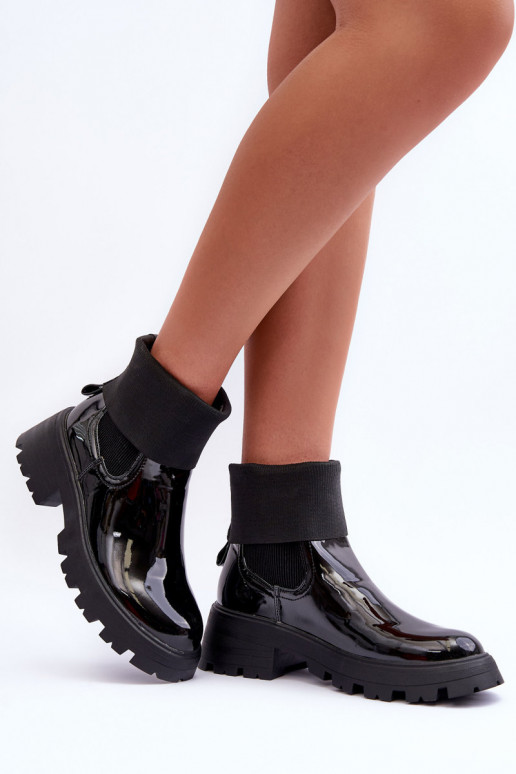 Stilvolle Stiefel mit Lackeffekt in der schwarzen Farbe Pavo