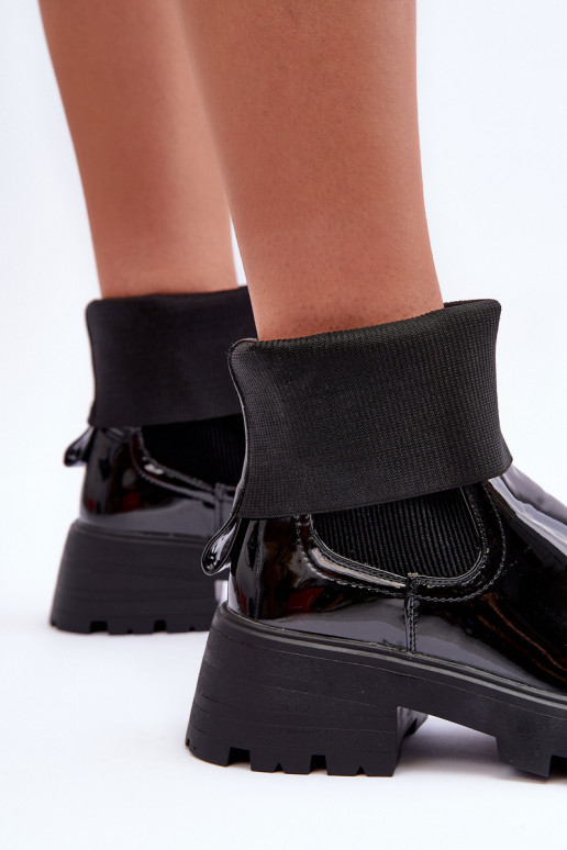 Stilvolle Stiefel mit Lackeffekt in der schwarzen Farbe Pavo