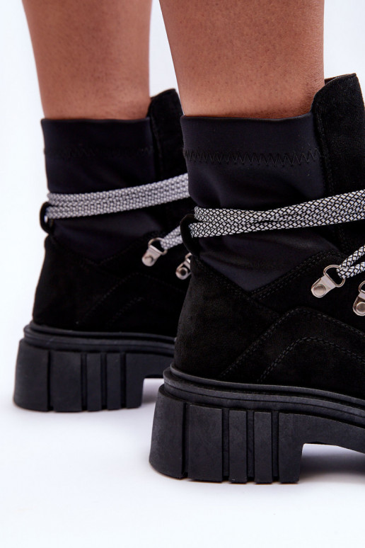 Wildlederstiefel mit Schnürsenkeln in der Farbe Schwarz Acorn Wildlederstiefel mit Schnürsenkeln in der Farbe Schwarz Acorn