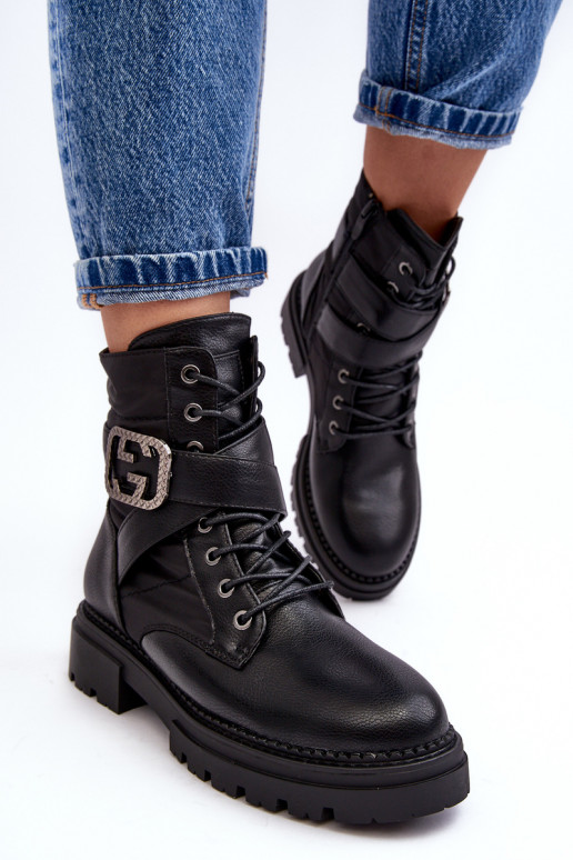 Stiefel mit Ketten in schwarzer Farbe Gennee Stiefel mit Ketten in schwarzer Farbe Gennee