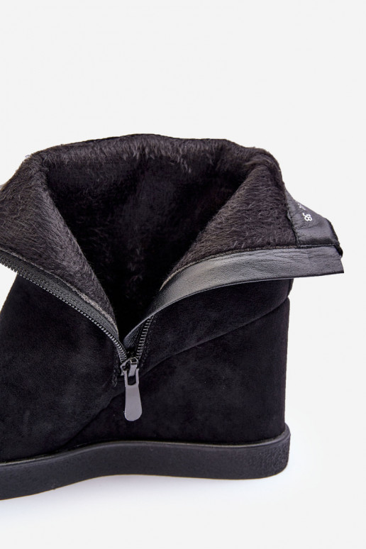 Warme Wildlederstiefel mit Ornamenten in der Farbe Schwarz Vere Warme Wildlederstiefel mit Ornamenten in der Farbe Schwarz Vere