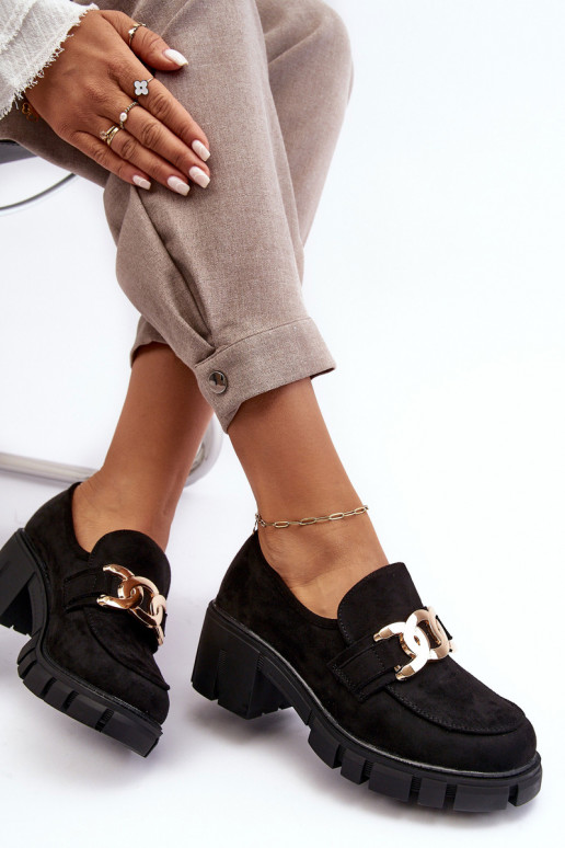 Wildlederschuhe mit Ornamenten aus schwarzem Rullenes