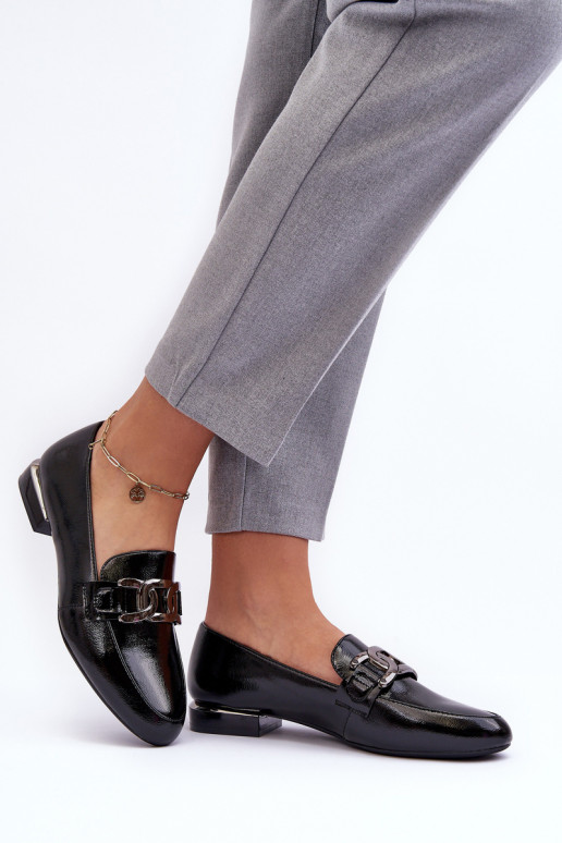 Damen-Mokassins mit Lackeffekt und Ornamenten in Schwarz von Camilena