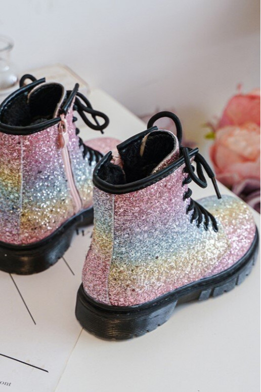 Kinderstiefel mit Glanz. Gewärmt mit Reißverschlüssen in verschiedenen Farben Saussa