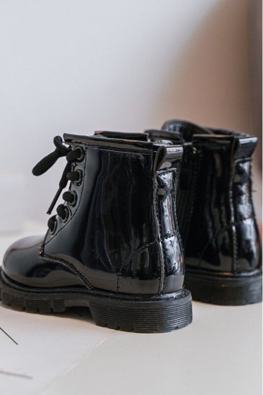 Kinderstiefel mit Lackeffekt und Reißverschlüssen in Schwarz von Tibbie