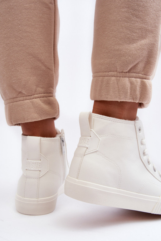 Gewärmte Freizeitschuhe mit Reißverschlüssen in der Farbe Weiß Big Star MM274017 Gewärmte Freizeitschuhe mit Reißverschlüssen in der Farbe Weiß Big Star MM274017