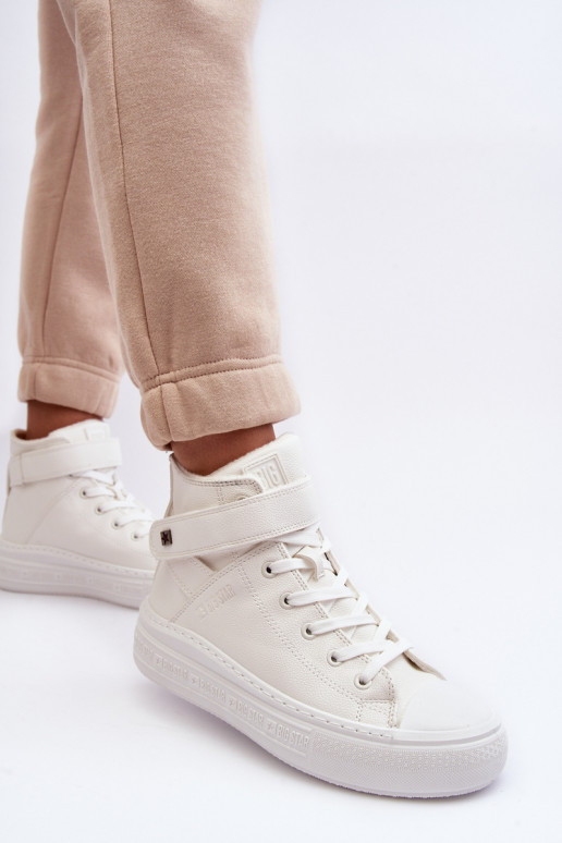 Freizeitschuhe erwärmt mit Plateau Big Star weiß Farbe MM274006