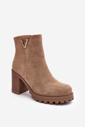 Wildleder-Stiefeletten mit Ornamenten beige Strong