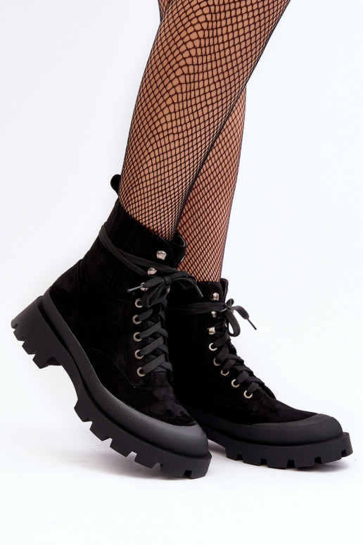 Stiefel mit Schnürsenkeln aus schwarzen Gordts Stiefel mit Schnürsenkeln aus schwarzen Gordts