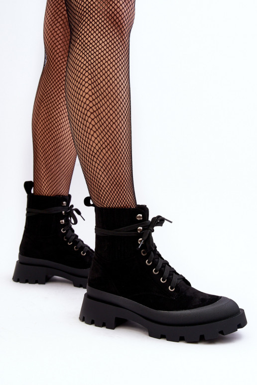 Stiefel mit Schnürsenkeln aus schwarzen Gordts Stiefel mit Schnürsenkeln aus schwarzen Gordts