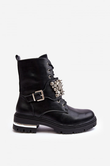 Beheizte Stiefel. Verziert in schwarzer Farbe. Lennen 2