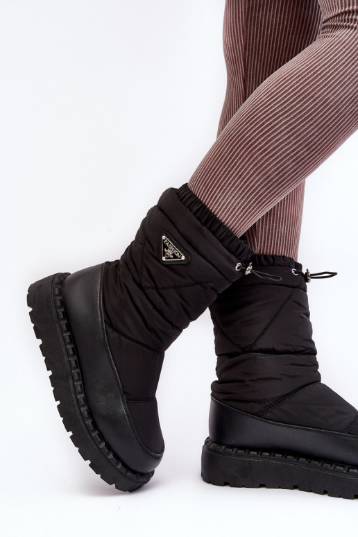 Schneestiefel mit massiver Sohle in schwarzer Farbe Lureta Schneestiefel mit massiver Sohle in schwarzer Farbe Lureta