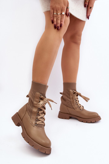 Stiefel mit Sockensohle und Schnürsenkeln aus braunem Gentiana 2