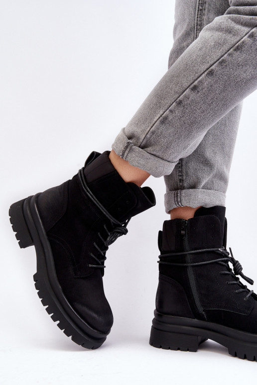 Damenstiefel mit massiver Sohle in der Farbe Schwarz Narelona