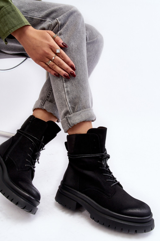 Damenstiefel mit massiver Sohle in der Farbe Schwarz Narelona