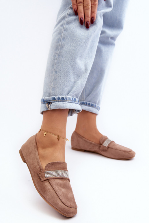 Mokassins mit funkelnden Ösen in der braunen Farbe Ralrika Mokassins mit funkelnden Ösen in der braunen Farbe Ralrika