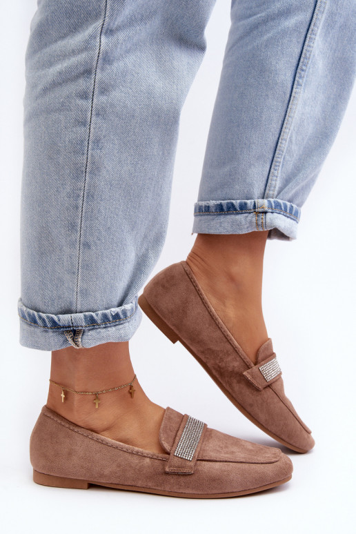 Mokassins mit funkelnden Ösen in der braunen Farbe Ralrika Mokassins mit funkelnden Ösen in der braunen Farbe Ralrika